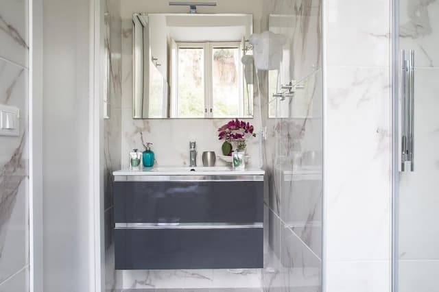 Luxury Suite, Jetted Tub