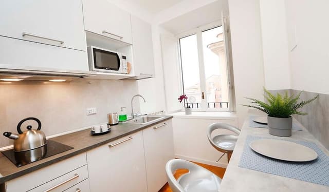 Panoramic Studio Suite, Jetted Tub