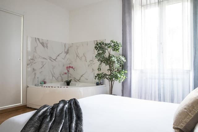 Luxury Suite, Jetted Tub