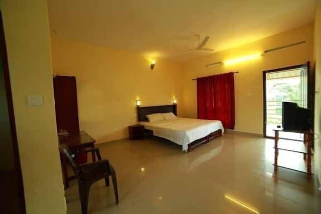 Deluxe Room with Private Balcony