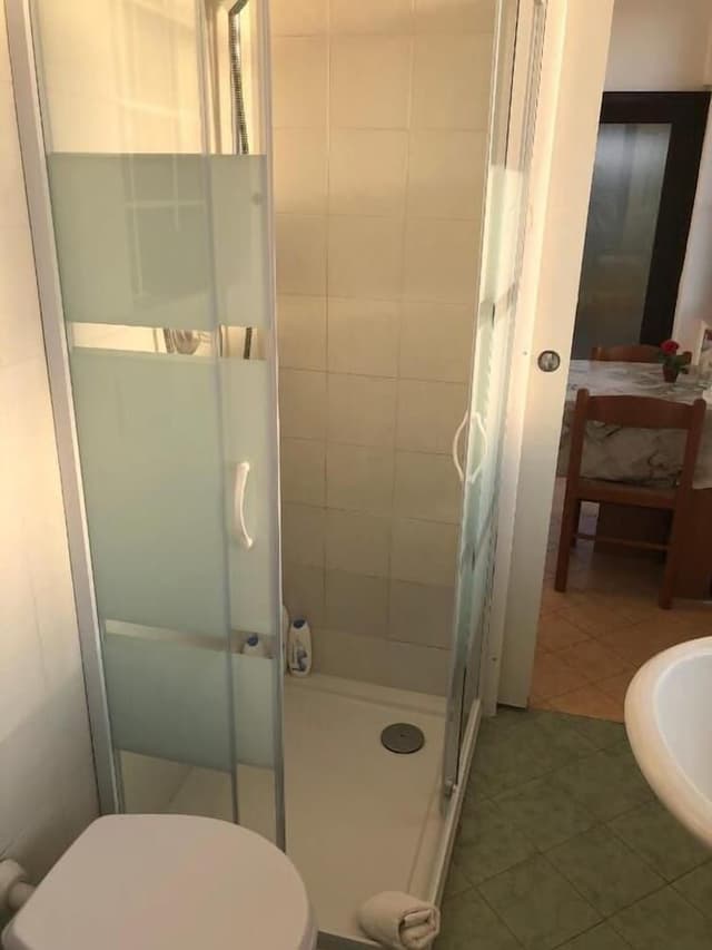 Double Room (Camera 4)