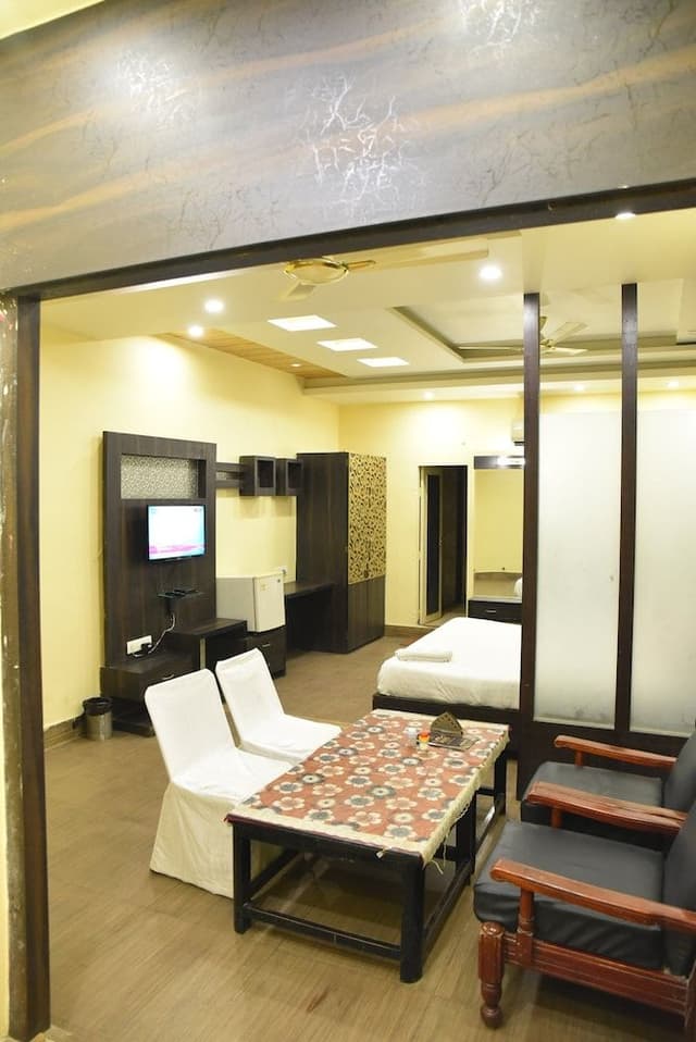 Superior Room, 1 King Bed, City View