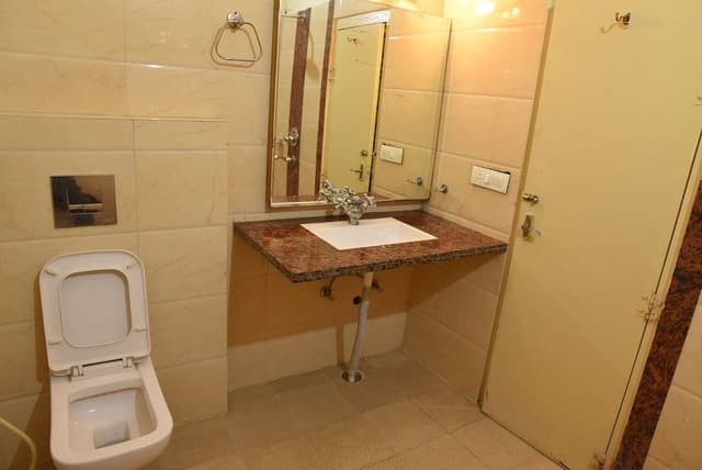 Superior Room, 1 King Bed, City View