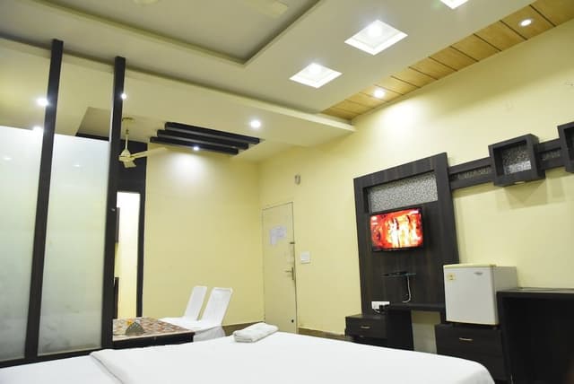 Superior Room, 1 King Bed, City View