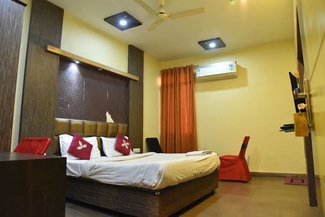 Design Room, 1 Double Bed, City View