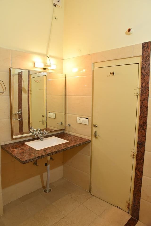Superior Room, 1 King Bed, City View
