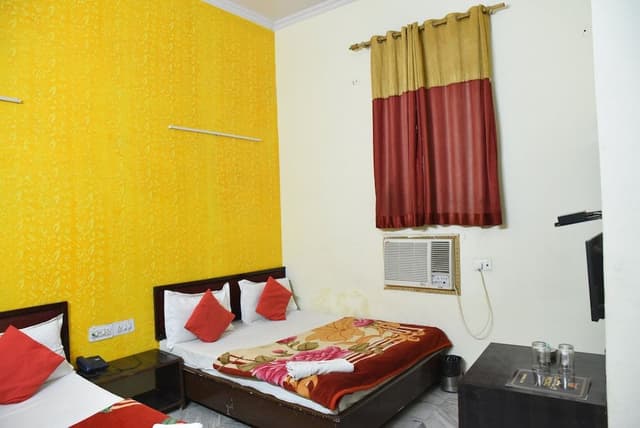 Family Room, 2 Double Beds, City View
