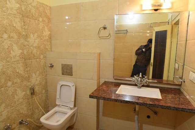 Superior Room, 1 King Bed, City View
