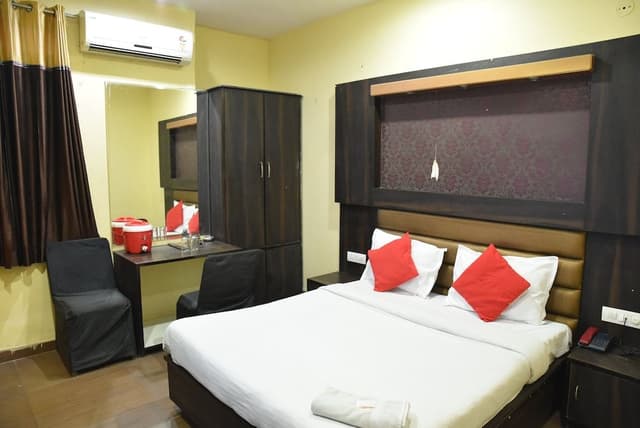 Design Room, 1 Double Bed, City View