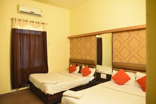 Family Room, 2 Double Beds, City View