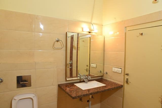 Superior Room, 1 King Bed, City View