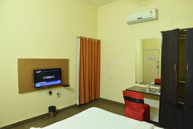 Design Room, 1 Double Bed, City View