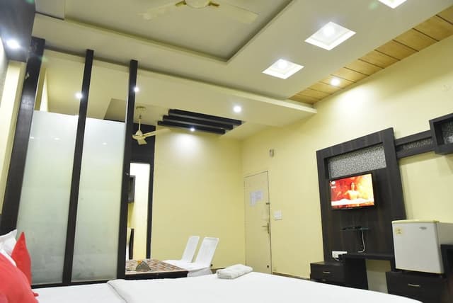 Superior Room, 1 King Bed, City View