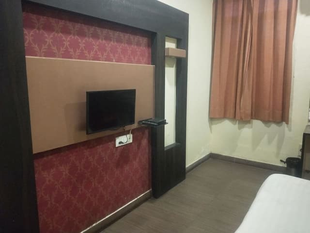 Design Room, 1 Double Bed, City View