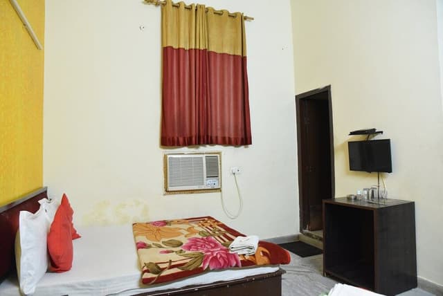 Family Room, 2 Double Beds, City View