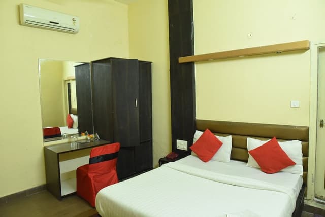 Design Room, 1 Double Bed, City View