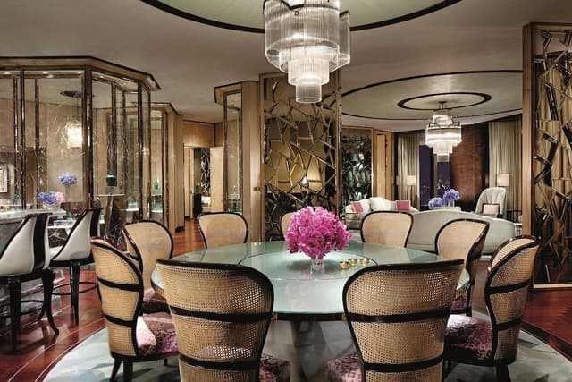 The Ritz-Carlton Suite