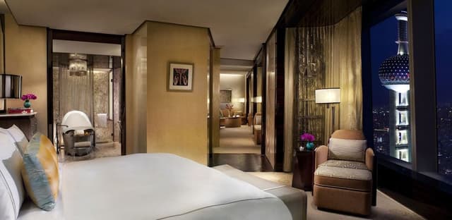 Carlton Suite