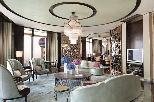 The Ritz-Carlton Suite