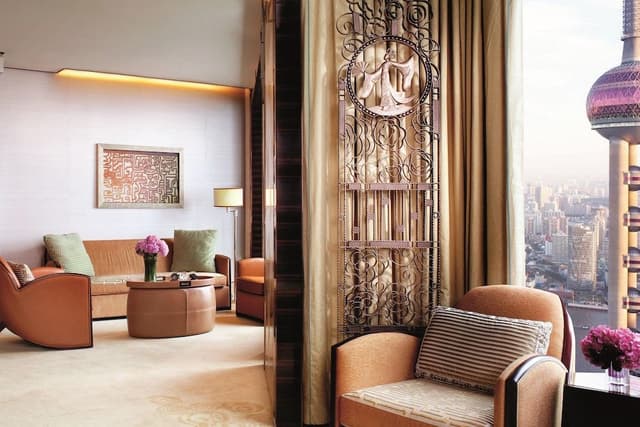 Carlton Suite
