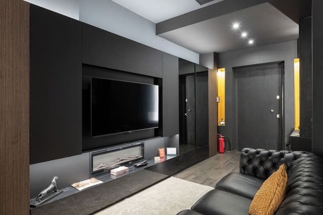 Luxury Apartment, 1 Queen Bed, Private Bathroom (Galleria del Corso 4)