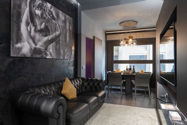 Luxury Apartment, 1 Queen Bed, Private Bathroom (Galleria del Corso 4)