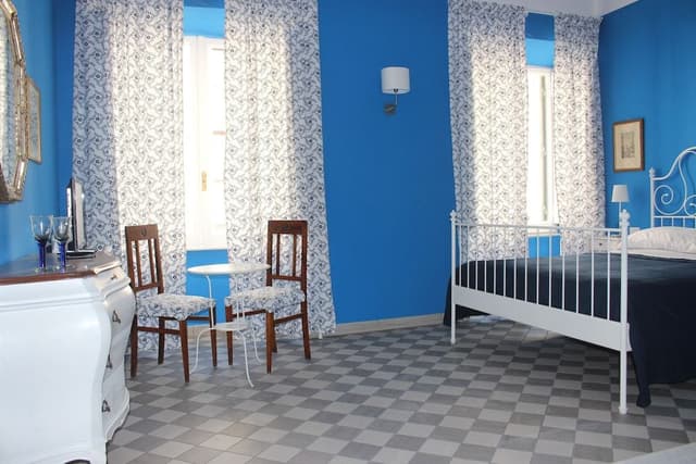 Double Room (Blu)
