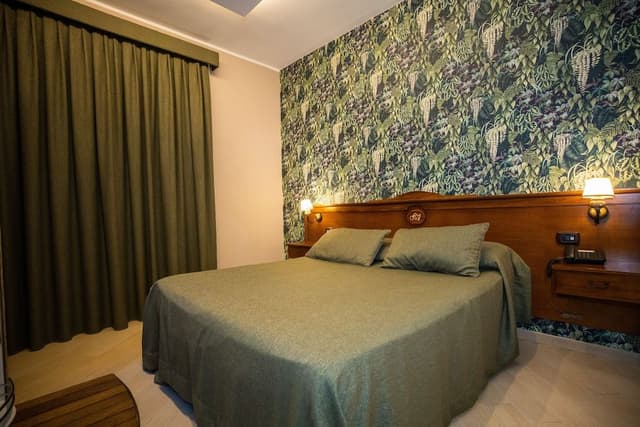 Junior Suite, Jetted Tub