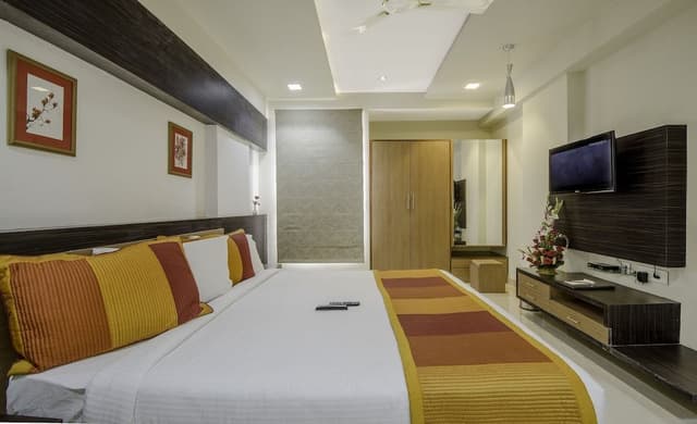 Deluxe Double or Twin Room