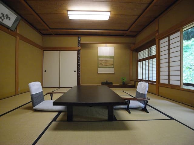 Japanese-Style Standard Twin Room with Private Toilet and Garden View	 [Umebachi]