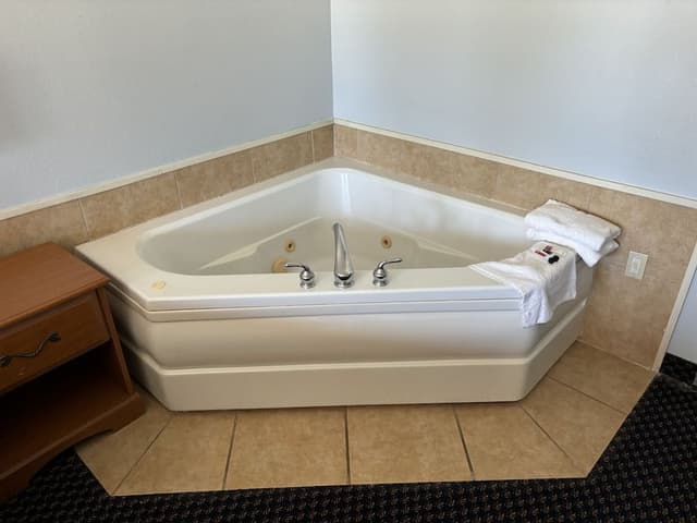 Deluxe Single Room, 1 King Bed, Accessible