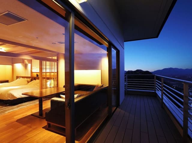 Golden Hot Spring Open-Air Bath Twin Room,Garden View, Kobe Beef Kaiseki, Non Smoking (Meal in Room)