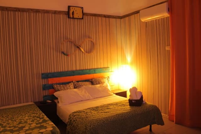 Quadruple Room, Shared Bathroom (Colata di Colore)