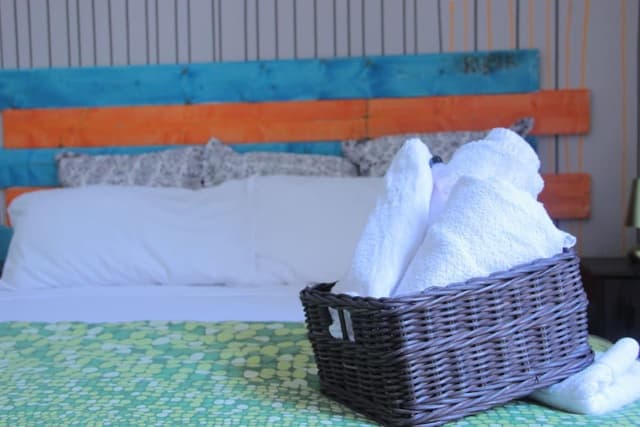 Quadruple Room, Shared Bathroom (Colata di Colore)
