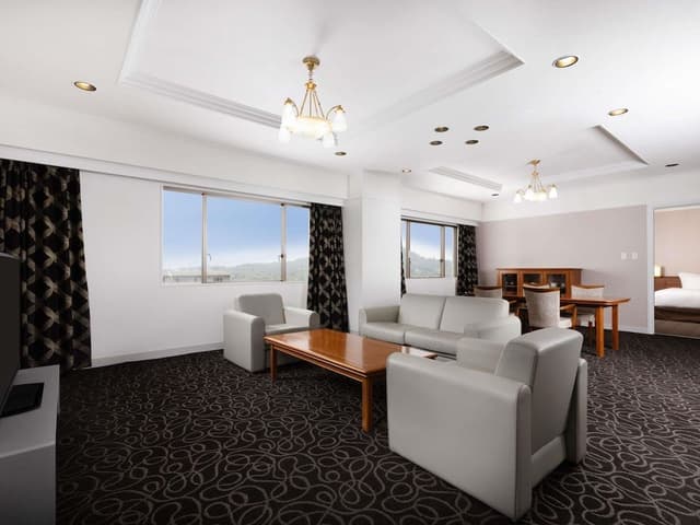 Deluxe Suite, Multiple Beds (City Side)