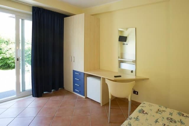 Comfort Room, Garden View