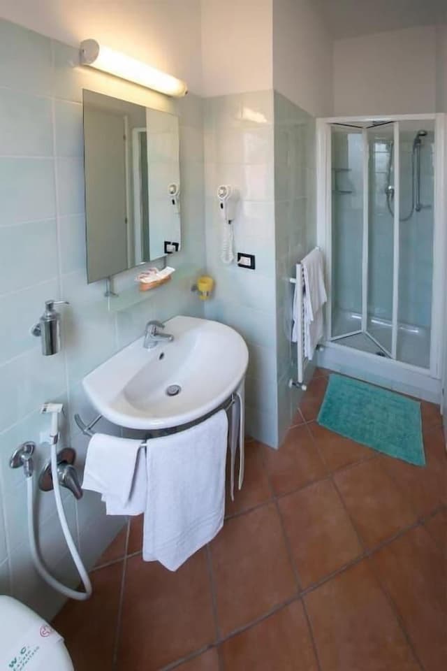 Basic Double Room