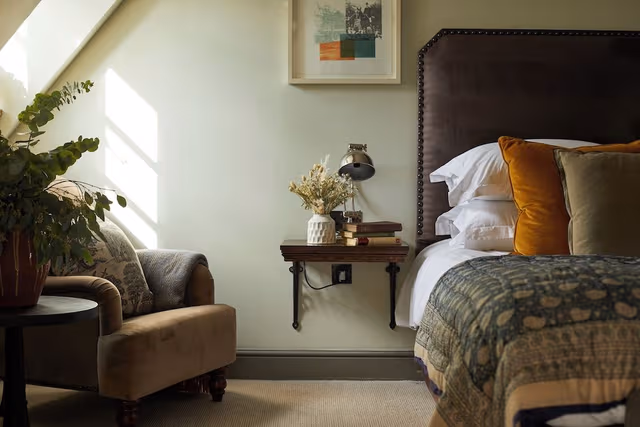 Classic Room, 1 King Bed