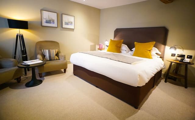 Classic Room, 1 King Bed