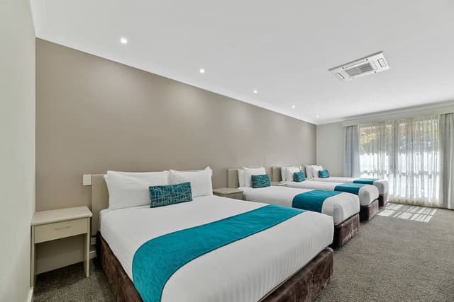 Deluxe Family Room