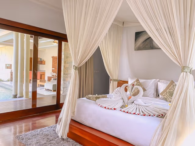 One-bedroom Royal Pool Villa