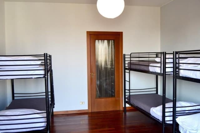 Shared Dormitory, Men only