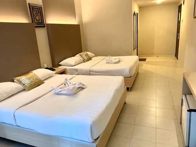 Family Room, 2 Bedrooms, City View