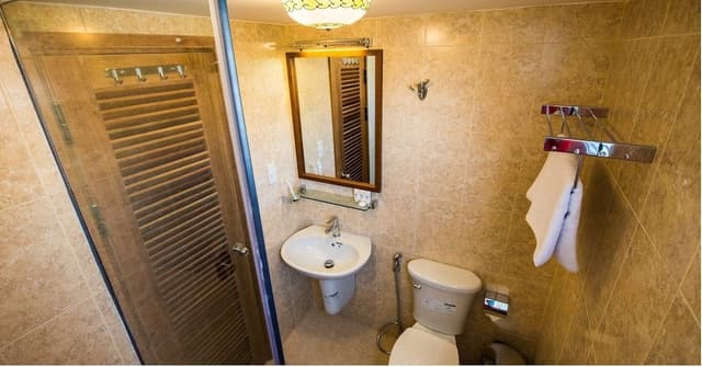 Triple Cabin