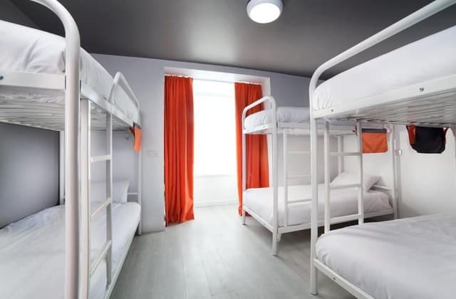 City Room, Ensuite (6 Beds)