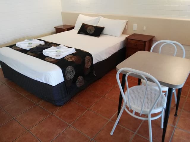 Standard Room, 1 Queen Bed