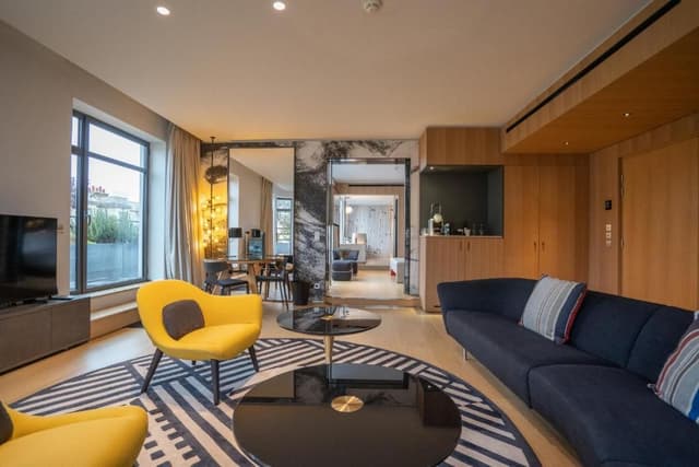Eiffel Dome Spa Suite