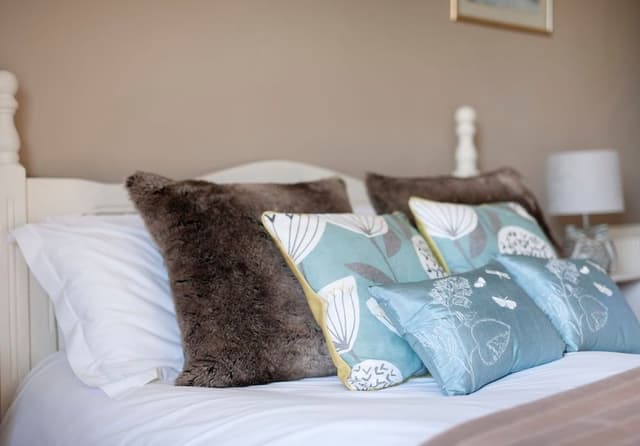 Room, 1 King Bed, Garden View (Sebastopol)