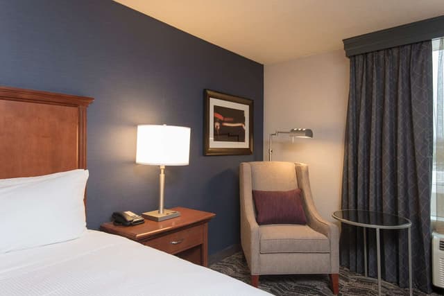 1 KING BED MOBILITY ACCESSIBLE W/BATHTUB