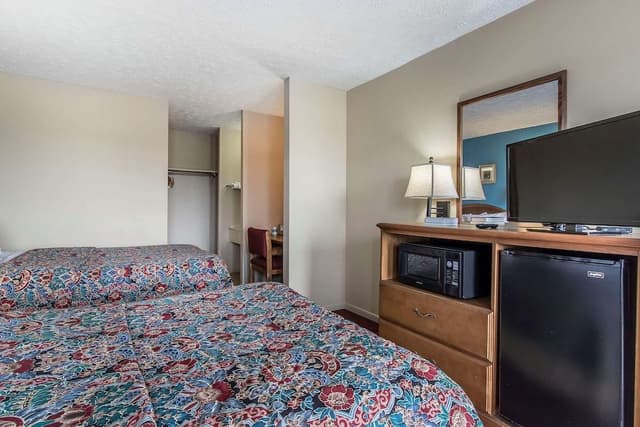 Standard Room, 2 Double Beds, Non Smoking